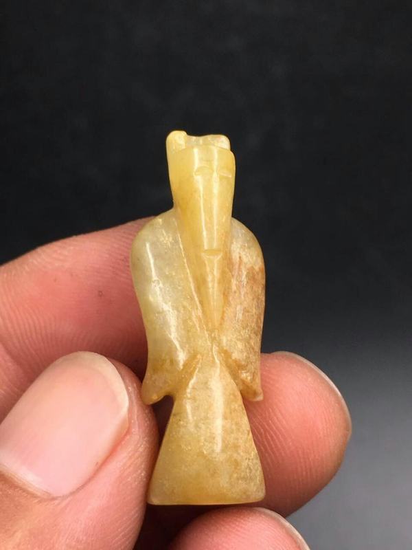 汉代和田玉玉翁仲玉质温润细腻通身受沁