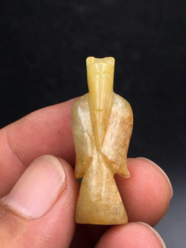 汉代和田玉玉翁仲玉质温润细腻通身受沁