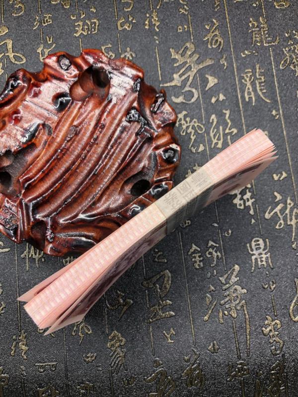 1980年红一元一刀百张连号全新绝品保真原票