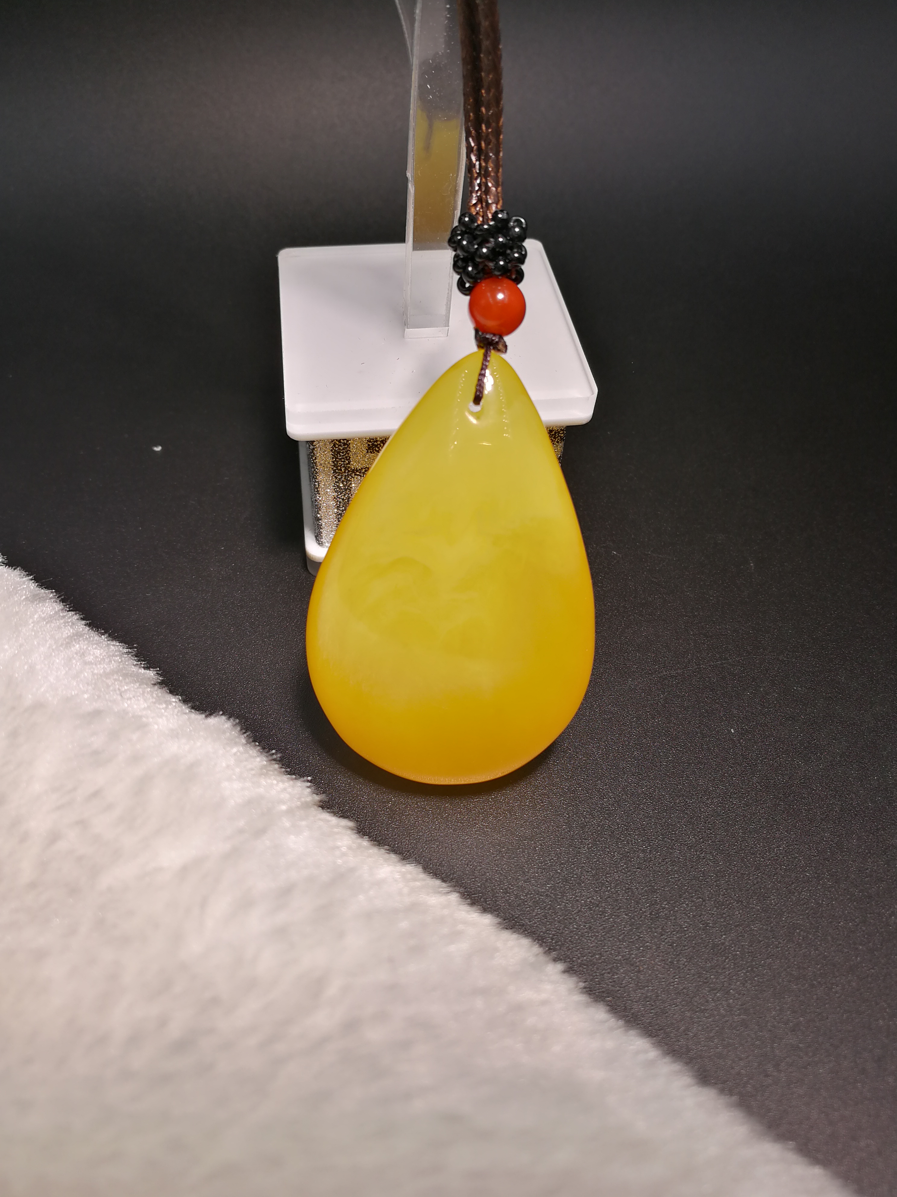 天然玉石波罗的海鸡油黄蜜蜡水滴