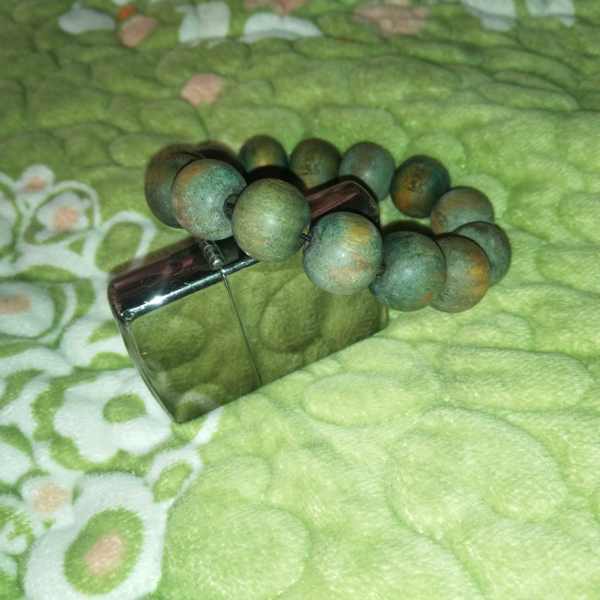 沉香中极品莺歌绿奇楠自然生长喜欢沉香的老板福利来了