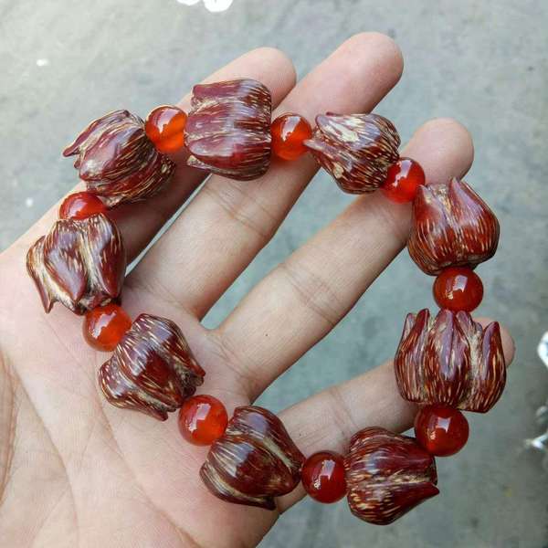 精品滴血莲花菩提手串盘玩滴血莲花能活动筋骨以达到