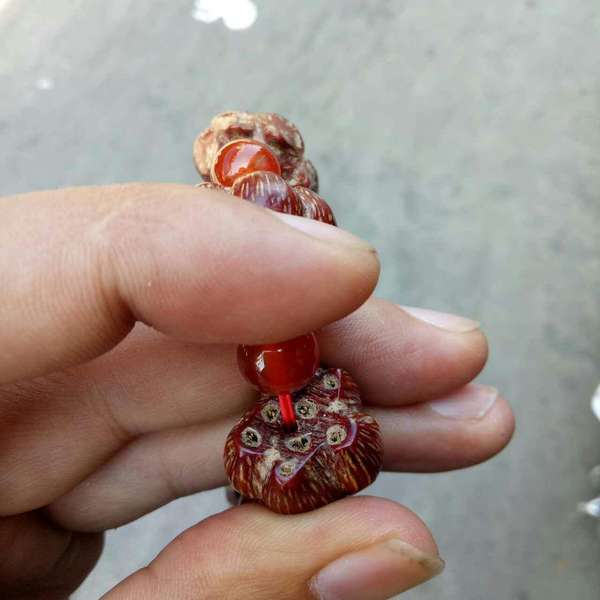精品滴血莲花菩提手串盘玩滴血莲花能活动筋骨以达到