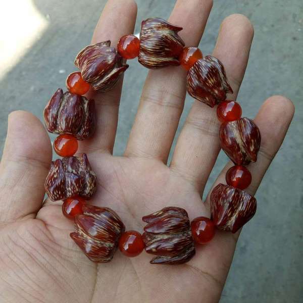 精品滴血莲花菩提手串盘玩滴血莲花能活动筋骨以达到