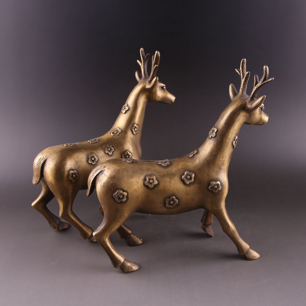 品名黄铜鹿摆件产品规格22x19cm重量