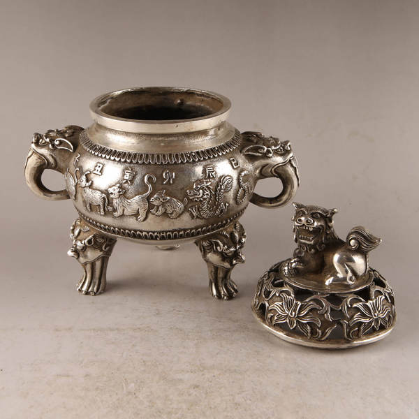 产品名称白铜双耳三足十二生肖熏香炉产品规格1