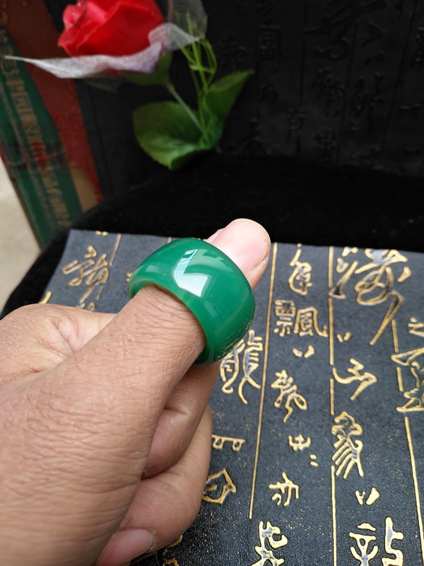 绿玛瑙扳指喜欢快来