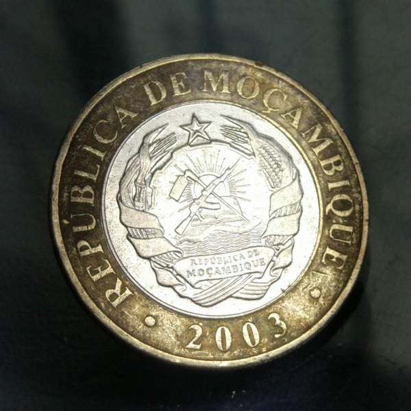 10000高面值莫桑比克双色币一枚流通品介意慎