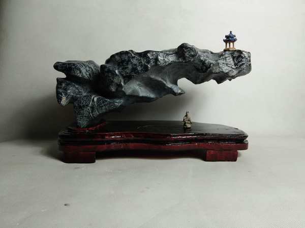 灵璧磬石避雨石质纹理丰富一流沟槽通幽石皮黑亮