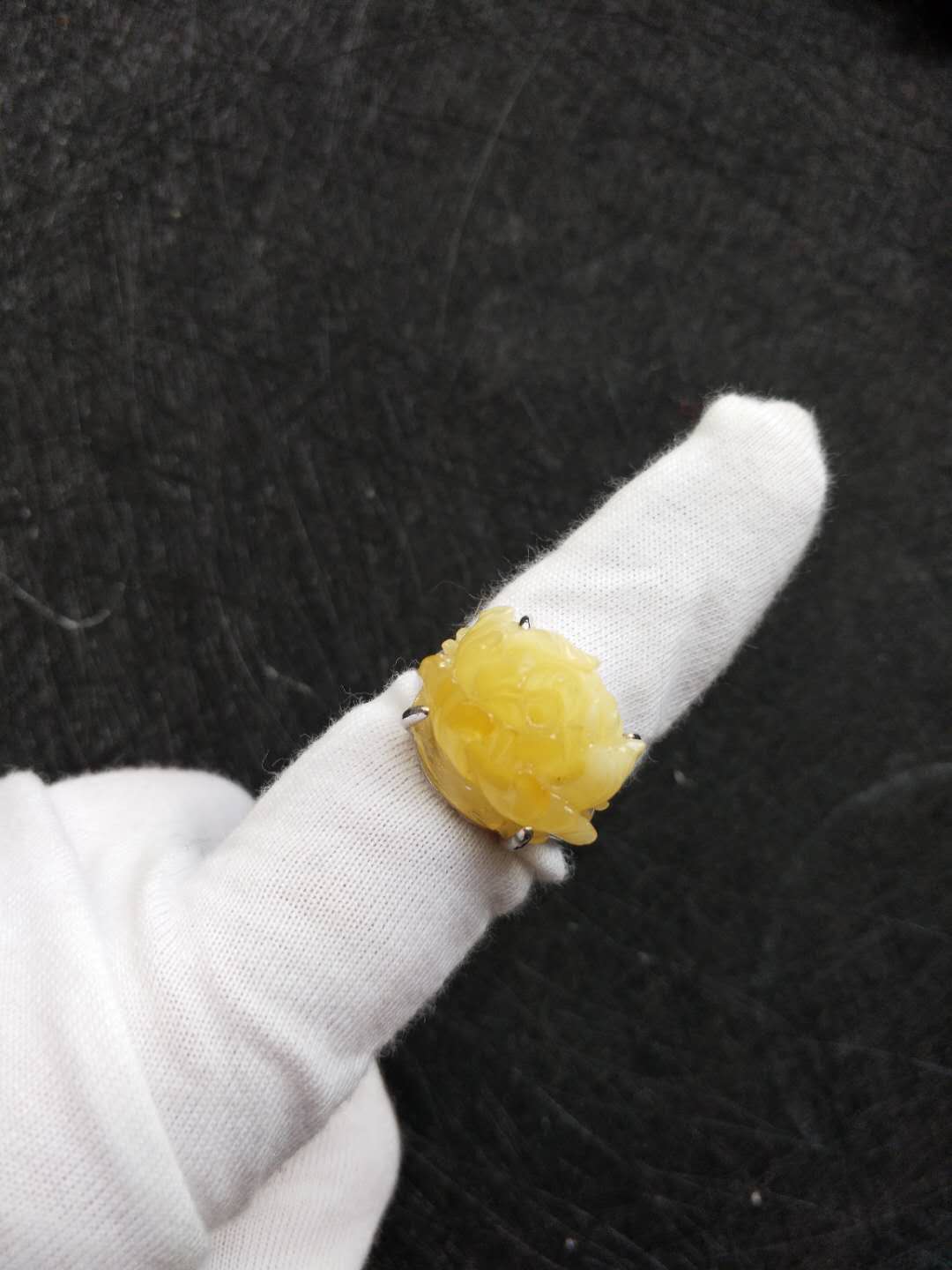 保真原矿蜜蜡莲花雕戒指一个,9