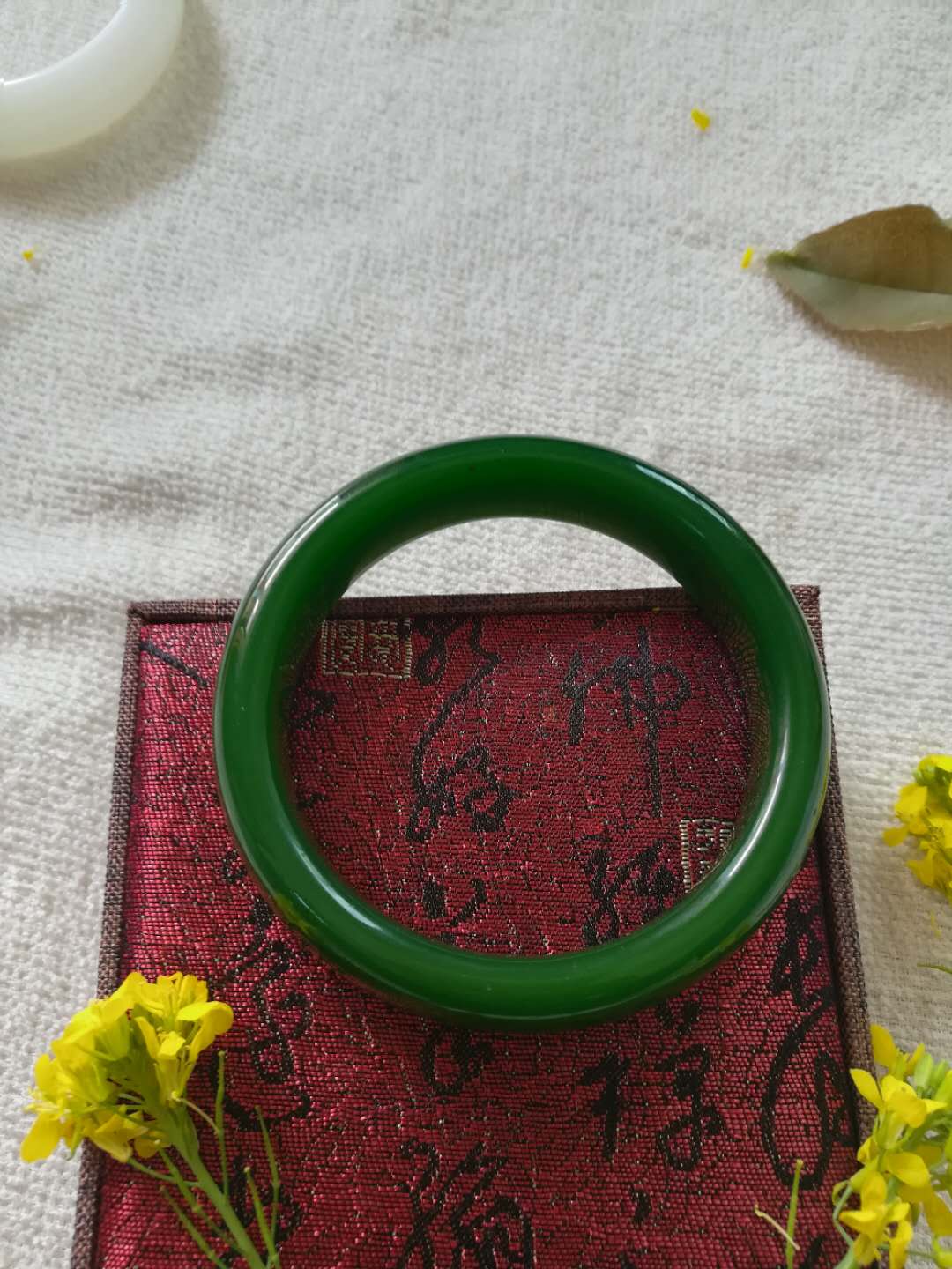 台湾碧玉,手镯波菜绿,厂家直销
