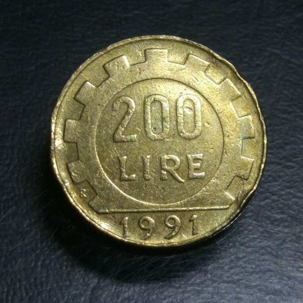 意大利200里拉硬币1枚多年收藏实物拍摄保真