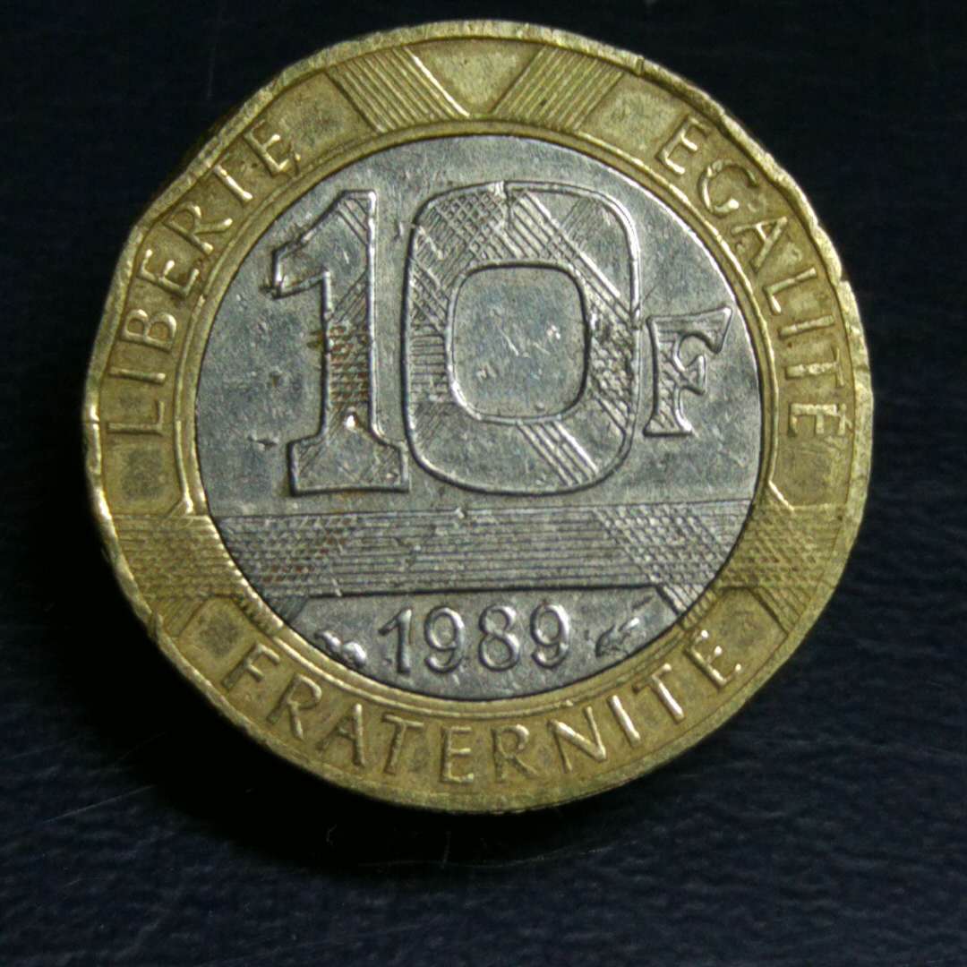 爱藏网 爱藏拍卖 外国钱币 0 分享到: 法国1989年10法郎双金属硬币1枚