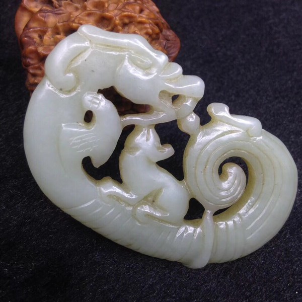 晚清和田玉望子成龙玉佩尺寸650396