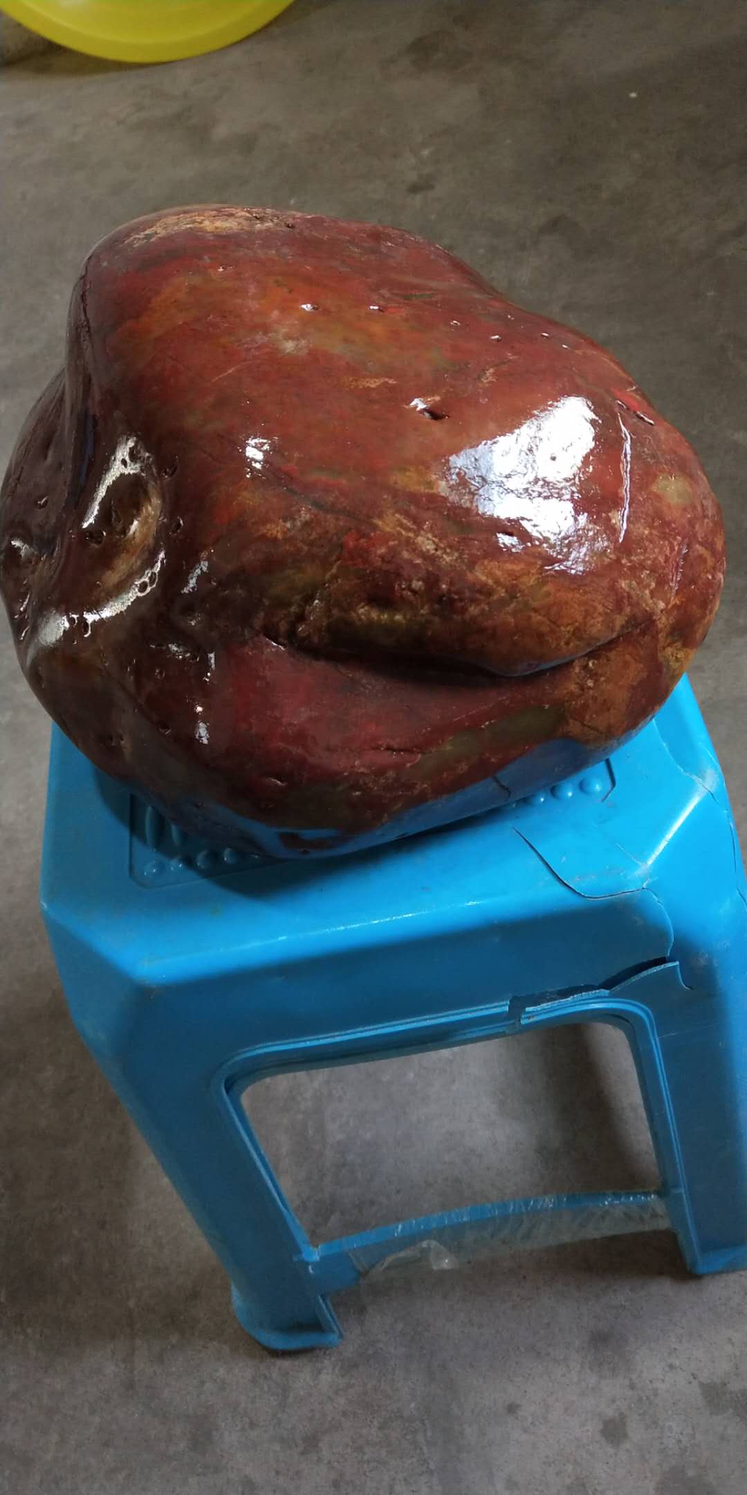 鸡血玉原石摆件,天然石头