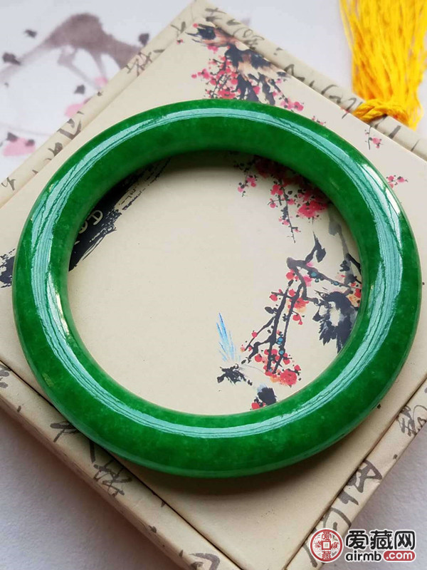 翡翠帝王绿冰种处理级手镯精美