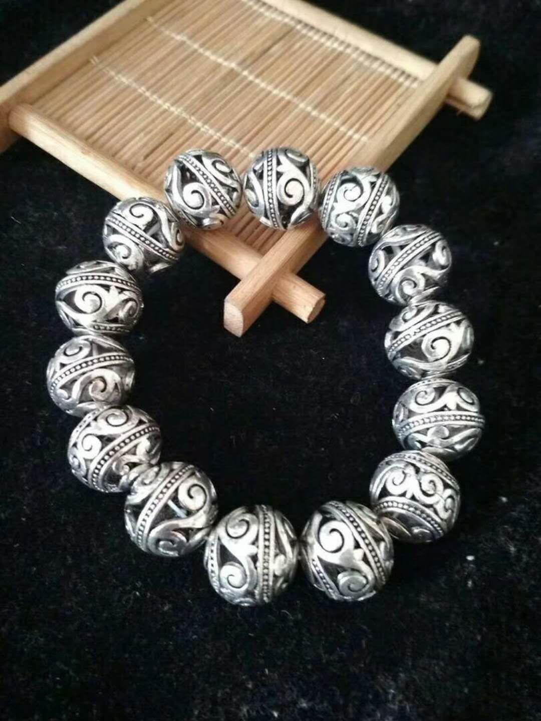 (赠送礼品盒)藏银大气手链,藏