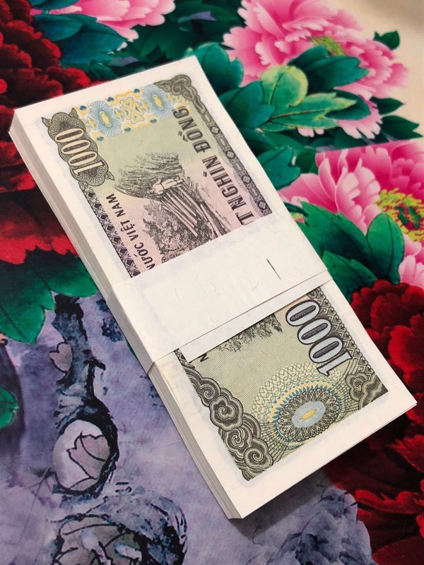 冠字荧光越南盾惠拍越南盾100vnd百连号一刀