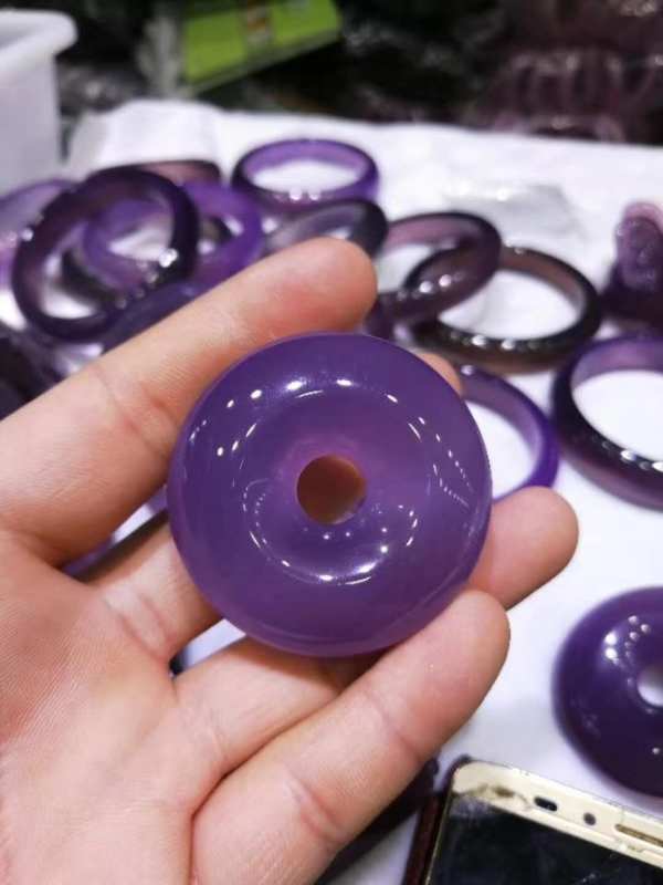 天然巴西紫罗兰紫玉髓大平安扣玉坠毛衣链粉紫色玛瑙吊