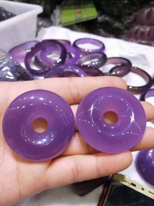 天然巴西紫罗兰紫玉髓大平安扣玉坠毛衣链粉紫色玛瑙吊