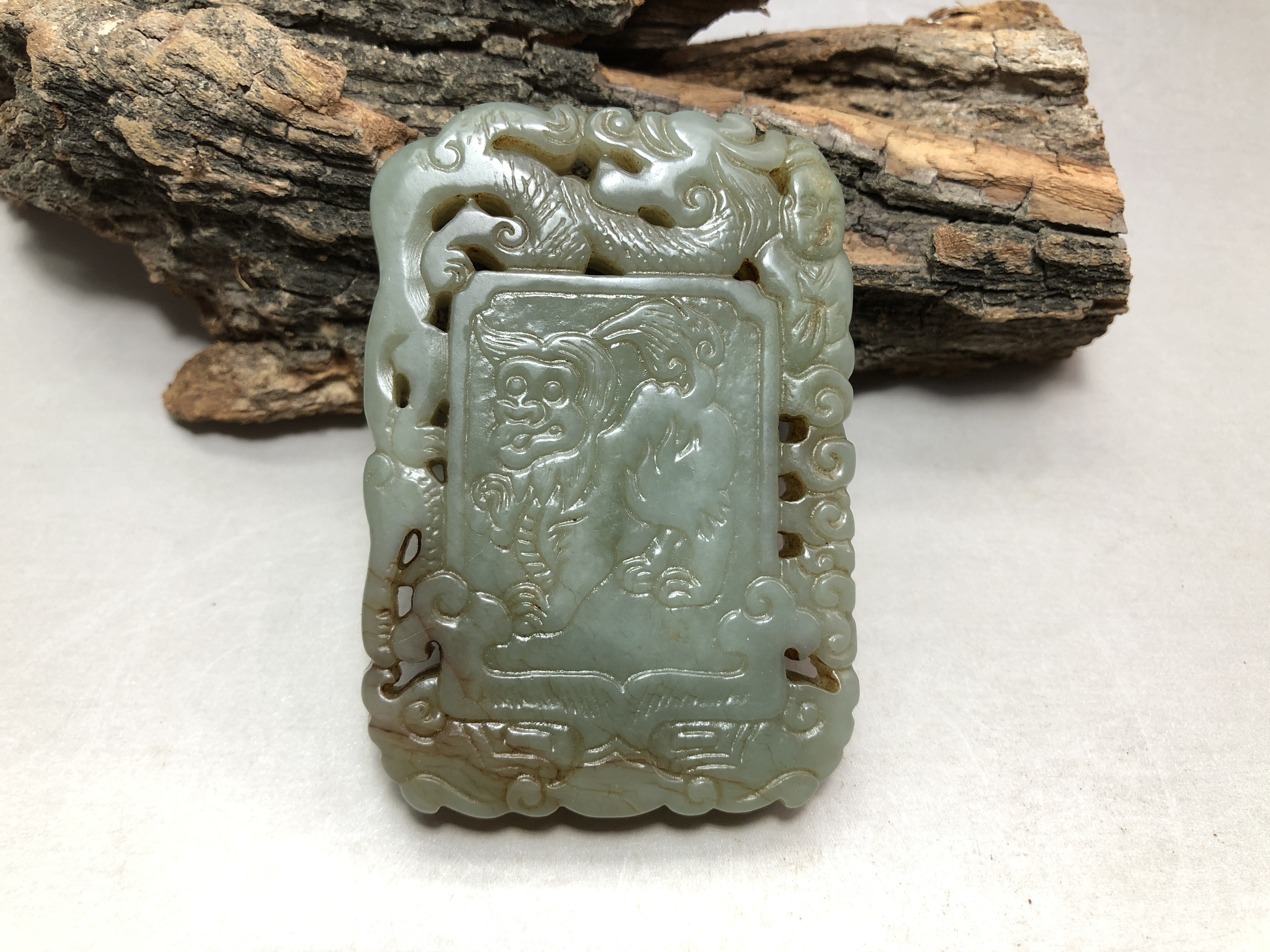 农村收到的老和田玉兽纹腰牌,玉