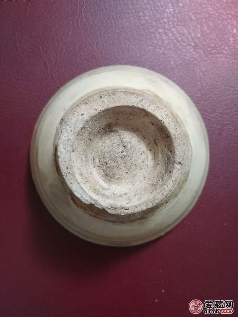 宋元介休窑白釉小碗!如图有磕和
