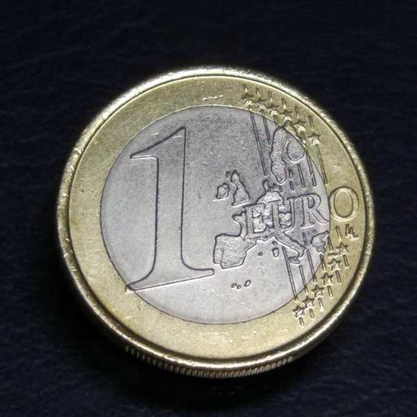 爱尔兰1欧元双色双金属硬币一枚,实物拍摄,保真,假