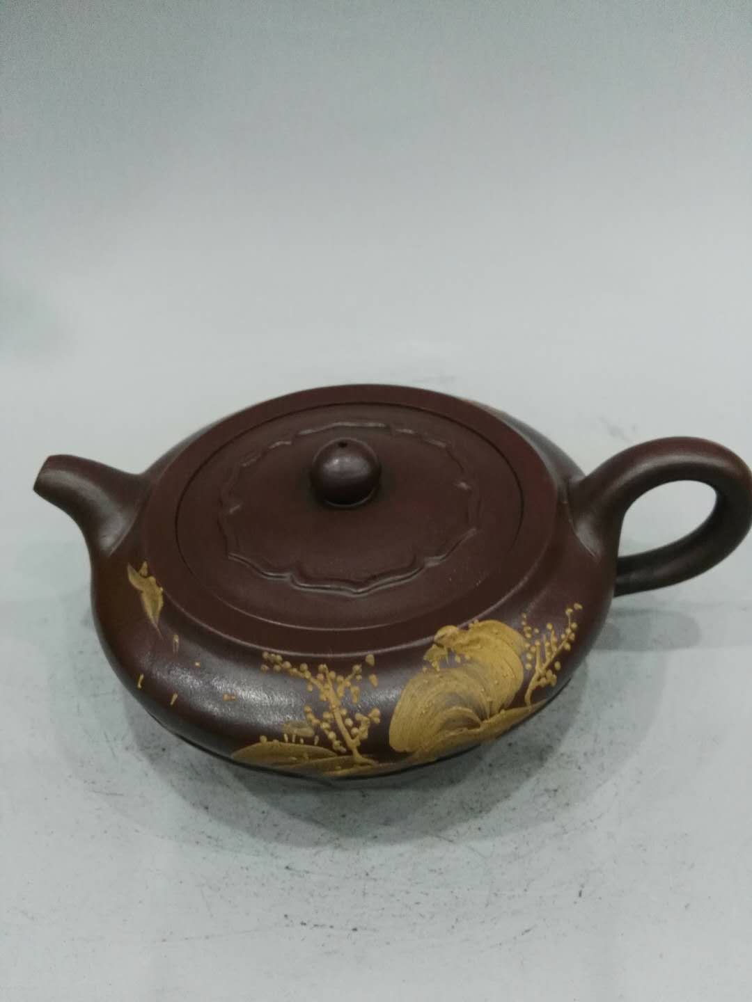 早期紫砂壶一把.底款朱可心.细