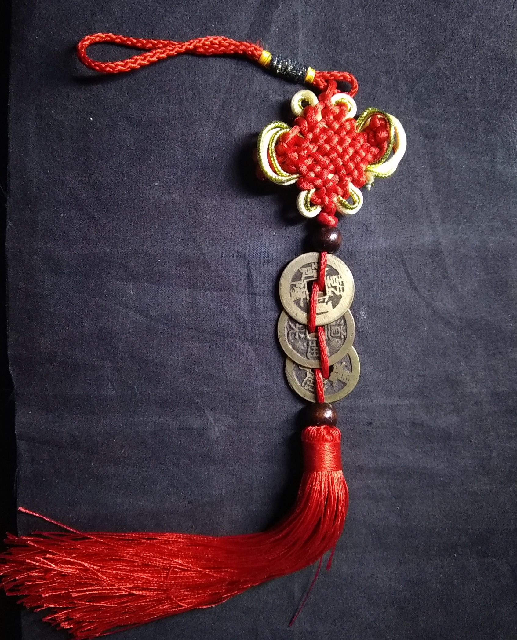 黄亮美品乾道嘉一套(已穿好)