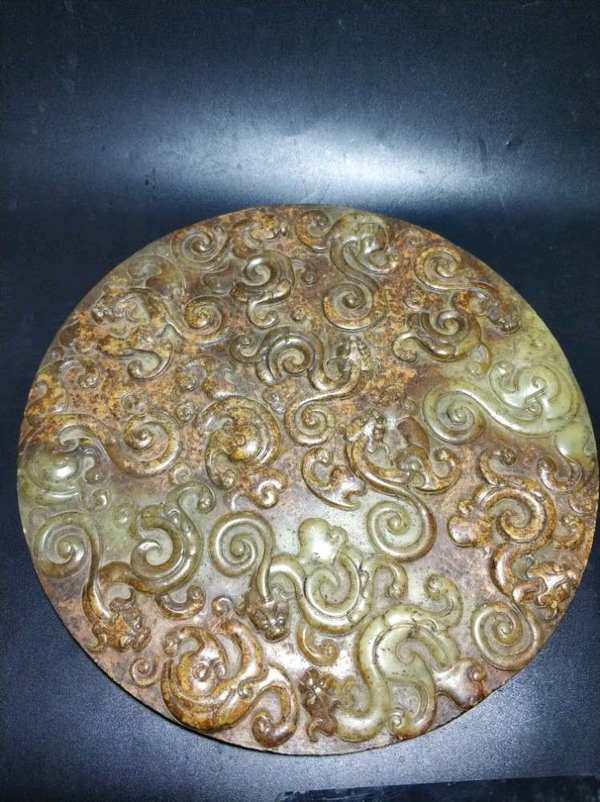 战汉古玉龙璧早年旧藏满龙大玉璧保存完好