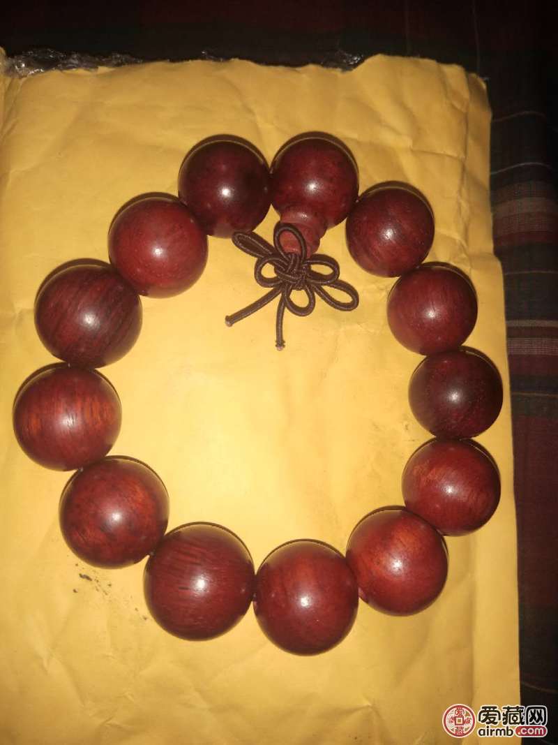 染色木制手串,应该是荔枝树木头