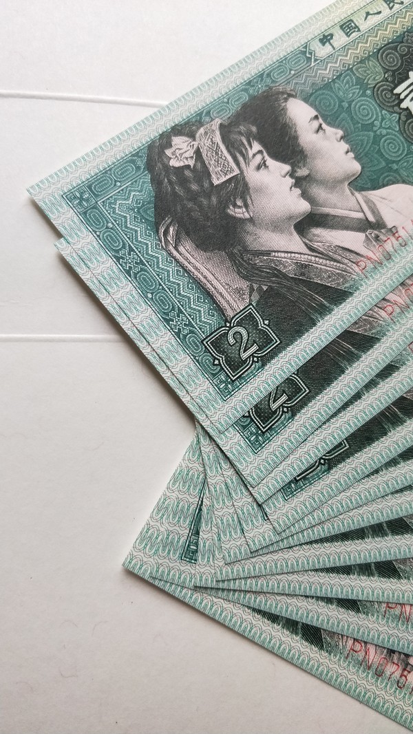 8002玉钩国标十,绝品品相,四角尖尖,无任何褶皱