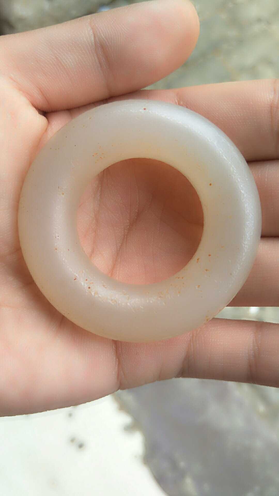 0元起拍.玛瑙袈裟环,晶莹圆润