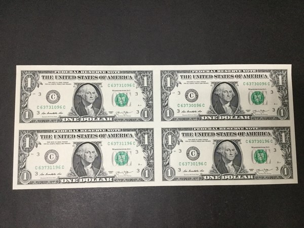 连体钞一美元四连体,后2同号:96.全新绝品灯下无