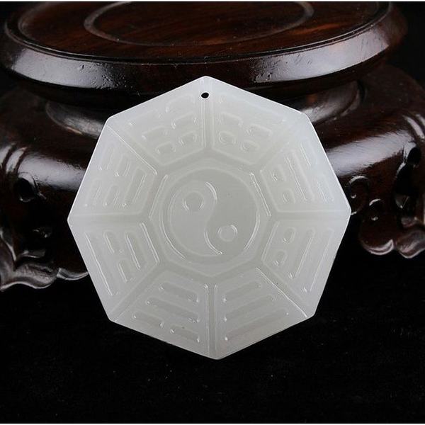 天然白玉八卦吊坠阿富汗白玉驱凶辟邪八卦玉佩玉吊坠送
