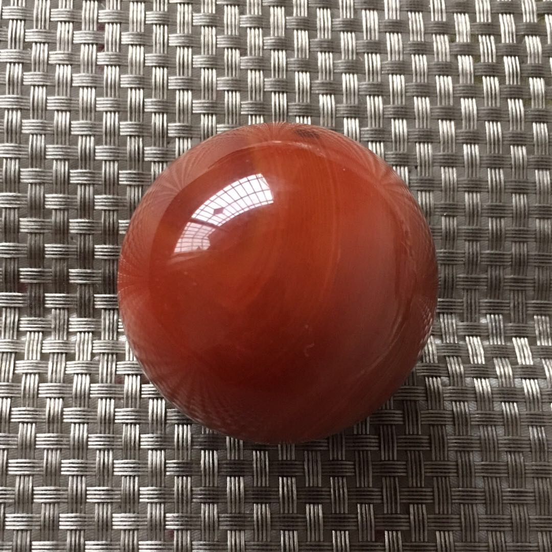 放漏了,精品缠丝玛瑙圆球一个.