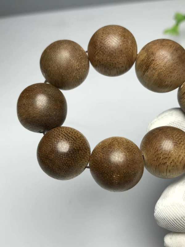 产地越南芽庄黄奇楠沉香规格14粒x16cm重