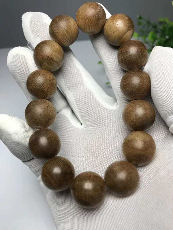 产地越南芽庄黄奇楠沉香规格14粒x16cm重