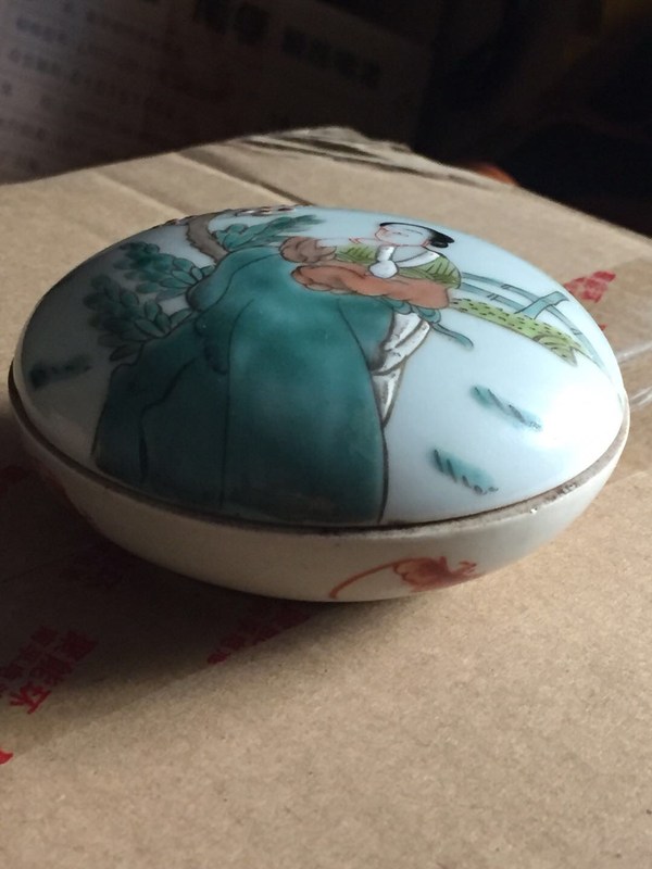 民国时期粉彩粉盒全品底可能不是原配但非常相配