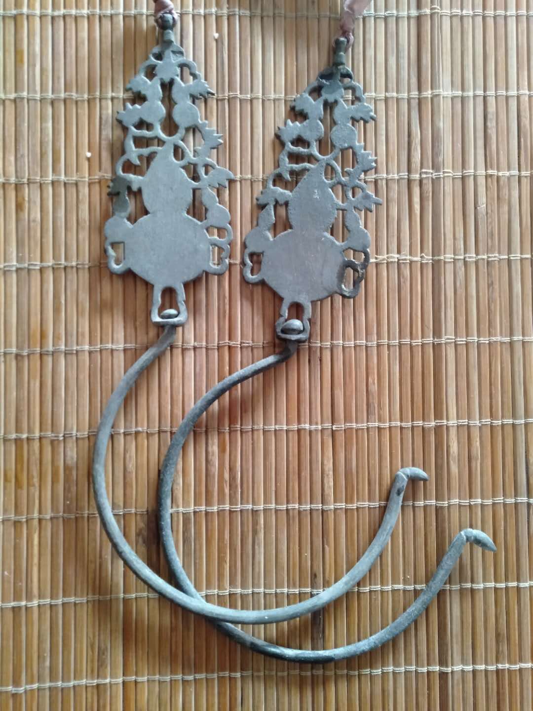 老雕花铜帐钩一对长26厘