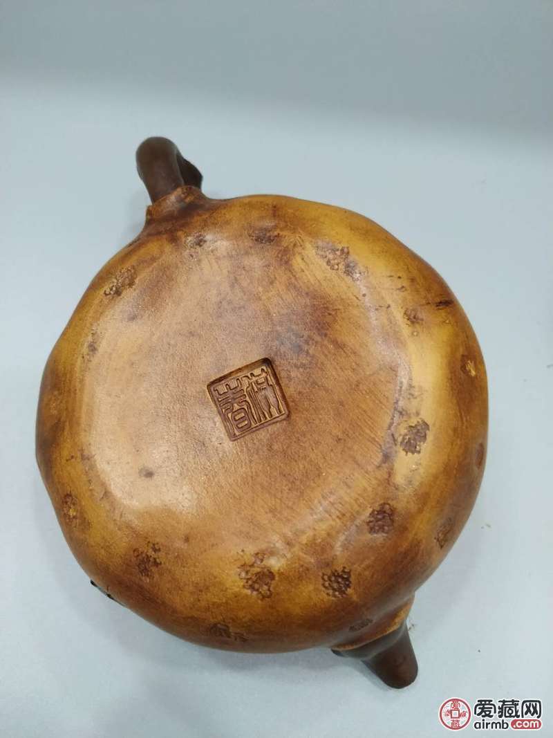 早期紫砂壶一把,底款供春.细节