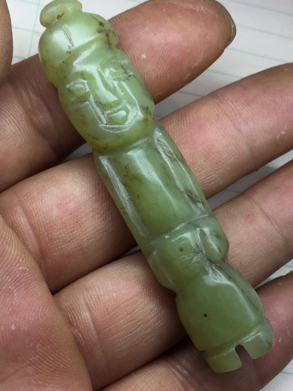 明清时期的和田青玉玉翁仲大小图片可见玉质温润细