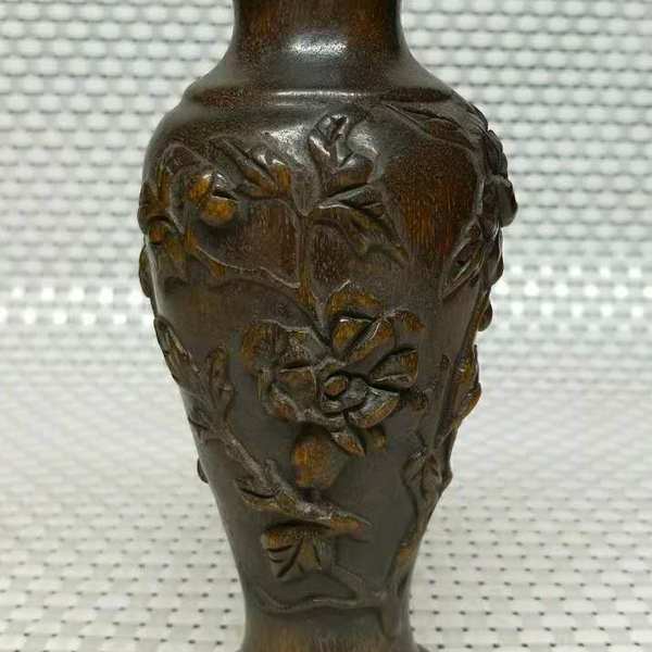 乡下刚收的犀牛角花瓶,重量429克,喜欢的抓