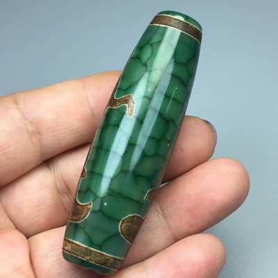 藏传*绿色龙纹观音老天珠,尺寸:70.8×20.