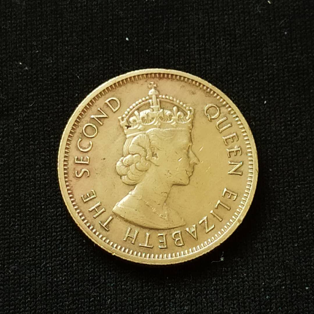 1979年香港大一毫尖顶皇冠女王头像铜币一枚保真