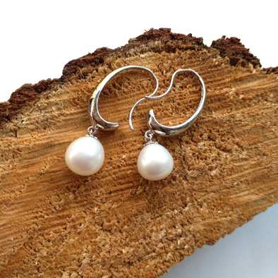 天然精品梨形珍珠耳勾耳饰耳坠,珠径大于1,目前