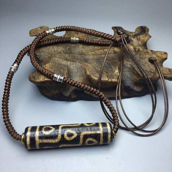 藏传九眼心形钙化老天珠项链,材质玛瑙玉髓,尺寸