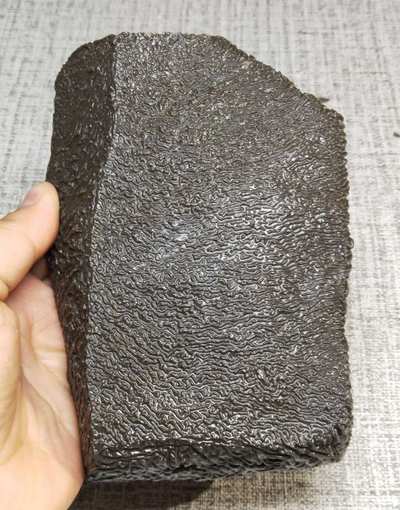 纹路泥石 新疆戈壁纹路黑泥原石.风化完好,完整无伤