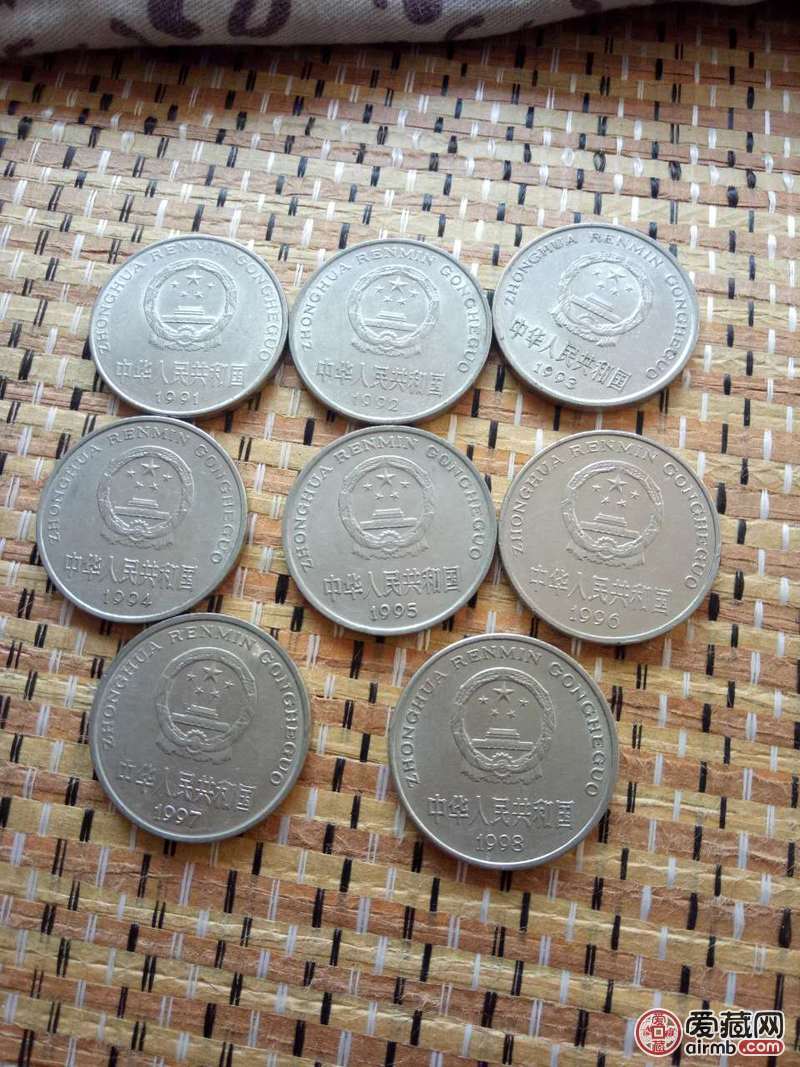 五角硬币一元硬币