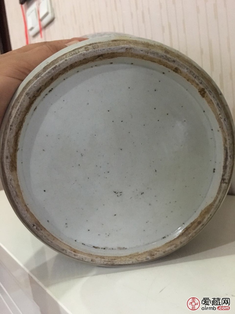 请老师鉴定一下这两款瓷器的年代